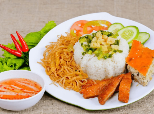 Cơm sườn nổi bật