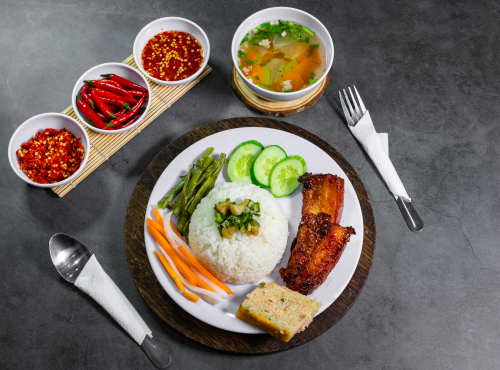 Cơm ba rọi chả