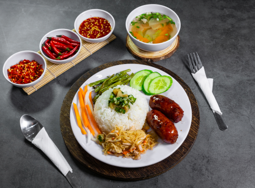 Cơm lạp xưởng bì 