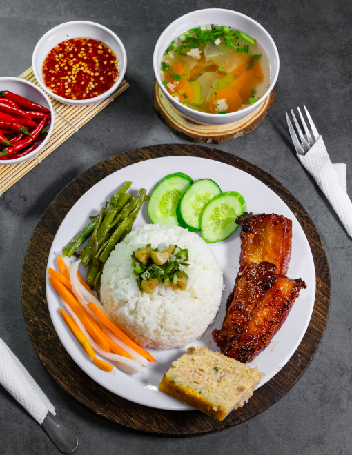 Cơm ba rọi chả