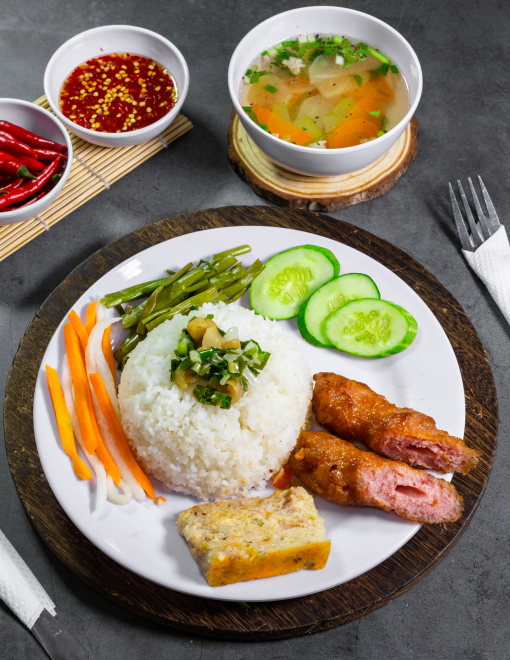 Cơm nem nướng chả