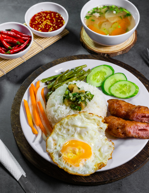 Cơm nem nướng trứng