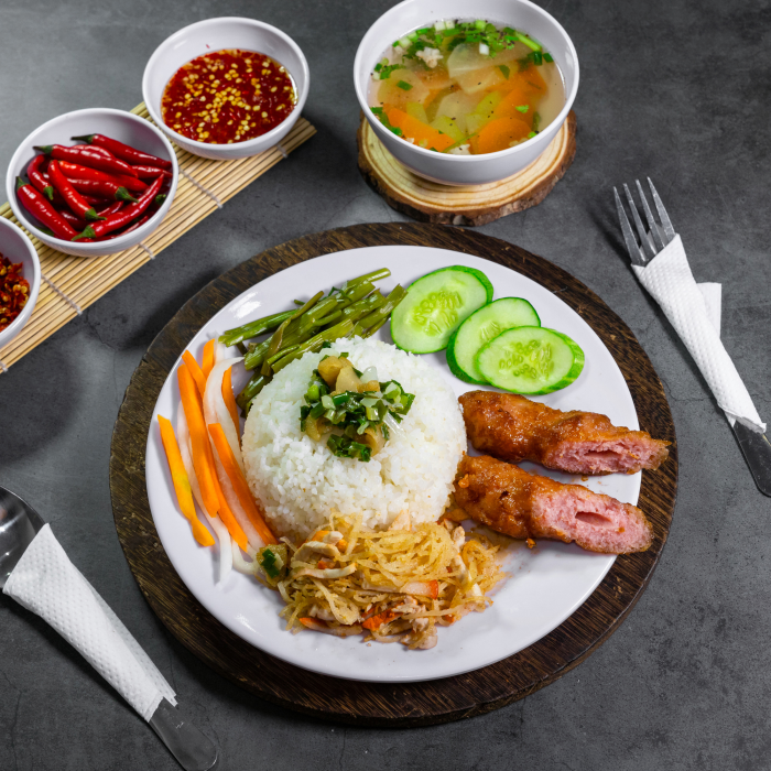 Cơm nem nướng bì